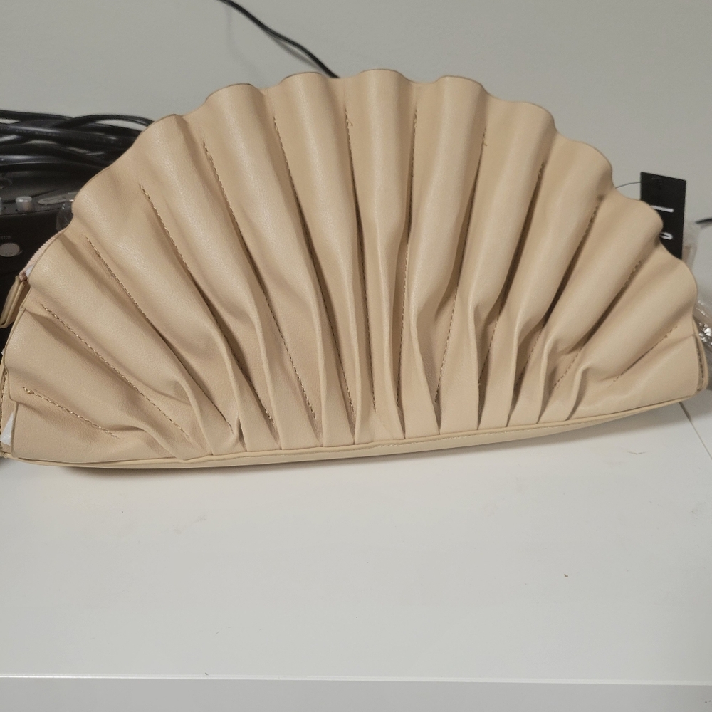 Lulus Purse Elegant Pleated Fan Purse- Beige / Nude – Detachable Strap - Picture 5 of 7